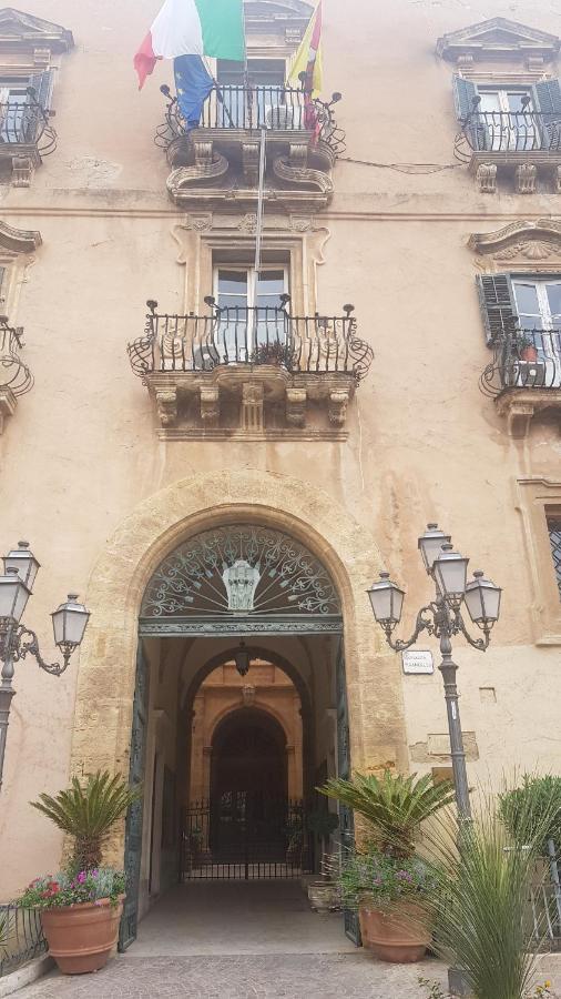 Il Museo Di Teresa Piazza Del Teatro Centrale Agrigento Eksteriør billede